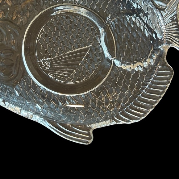 Set of 4 Vintage Clear Glass Fish Shape Appetizer Plates - Excellent Condition! - Picture 4 of 9